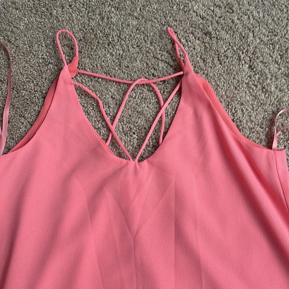 New tank top perfect with shorts and jeans - Picture 2 of 4